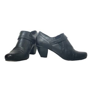 Baretraps Carida Womens Pilgrim Black SlipOn Heeled Ankle Low Cut Boots Size 9.5